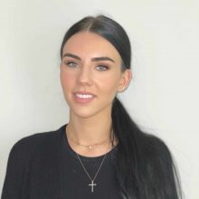 Roxi Lungociu | Customer Service and Financial Manager & Front Desk Receptionist